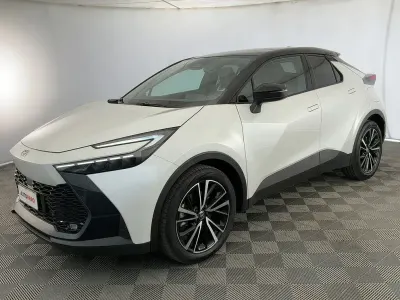 Usata Toyota C-HR Lounge 223 CV (164 kW) 2025 Bianco SUV
