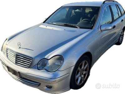 Usata Mercedes C220 149 CV (109 kW) 2006 Grigio Station wagon
