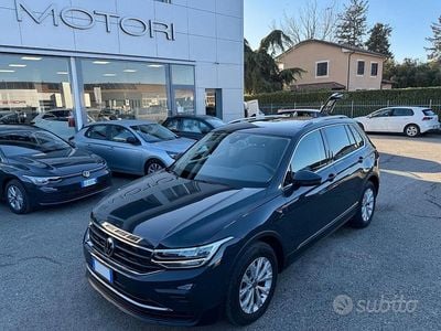 Usata VW Tiguan Life 150 CV (110 kW) 2021 Urano grey SUV