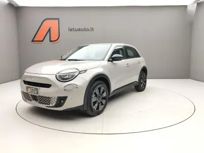 Usata Fiat 600 Icon 145 CV (106 kW) 2025 Beige SUV