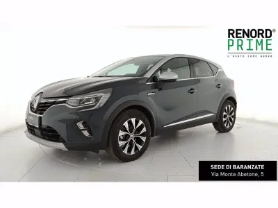 Usata Renault Captur Techno 143 CV (105 kW) 2023 Blu marino SUV