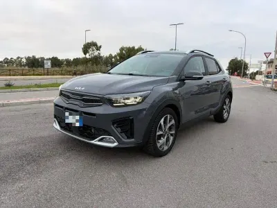 Occasion Kia Stonic GT-Line 101 ch (74 kW) 2022 Gris SUV