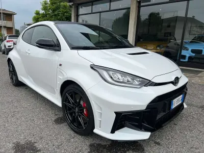 Nuova Toyota Yaris Aero 280 CV (205 kW) 2026 Bianco Utilitaria