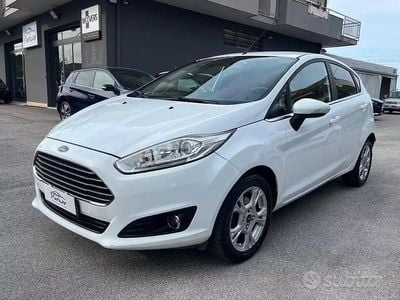 Usata Ford Fiesta Titanium 95 CV (69 kW) 2017 Bianco Berlina
