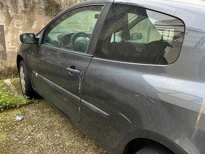Usata Renault Clio II 48 CV (35 kW) 2006 Berlina