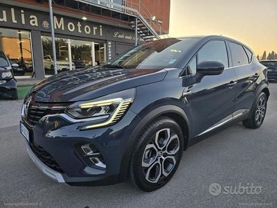 Usata Renault Captur 159 CV (116 kW) 2022 Blu SUV