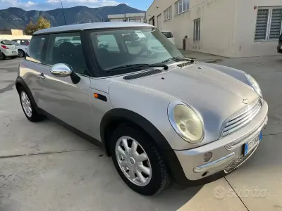 Usata Mini Cooper 90 CV (66 kW) 2004 Grigio Utilitaria