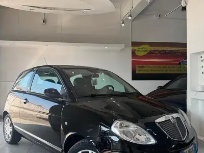 Usata Lancia Ypsilon 77 CV (56 kW) 2009 Nero Utilitaria