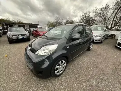 Usata Peugeot 107 54 CV (39 kW) 2010 Grigio Utilitaria