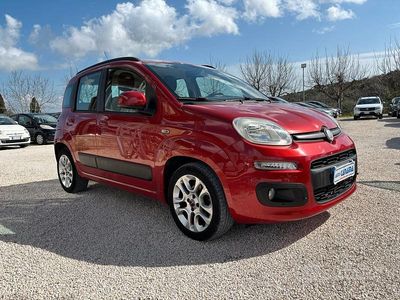 Usata Fiat Panda Lounge 69 CV (50 kW) 2013 Rosso Utilitaria