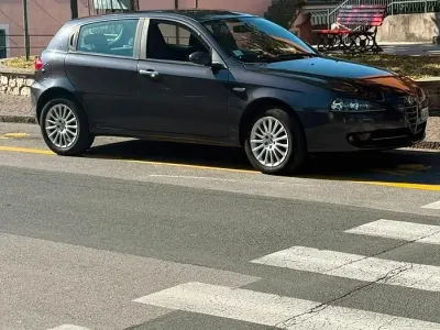 Usata Alfa Romeo 147 140 CV (102 kW) 2008 Utilitaria
