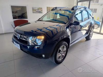 Usata Dacia Duster Lauréate 110 CV (80 kW) 2016 Blu SUV