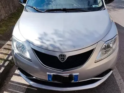 Usata Lancia Ypsilon 60 CV (44 kW) 2016 Utilitaria