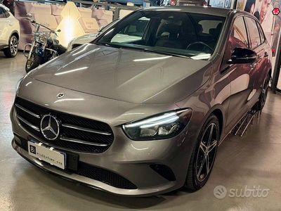Usata Mercedes B180 116 CV (85 kW) 2022 Grigio Monovolume