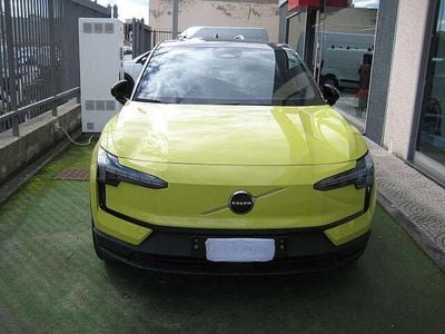 Usata Volvo EX30 Plus 200 kW (272 CV) 2024 Moss yellow SUV