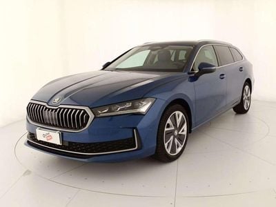 Nuova Skoda Superb Style 150 CV (110 kW) 2025 Blu cobalto metallizzato Station wagon