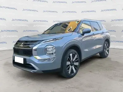 Nuova Mitsubishi Outlander P-HEV Inform 116 CV (85 kW) 2026 Nero SUV