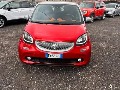 Usata Smart ForFour Passion 90 CV (66 kW) 2016 Rosso Utilitaria