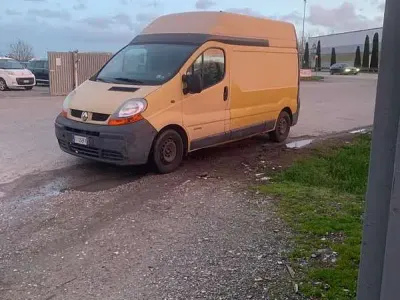 Usata Renault Trafic 116 CV (85 kW) 2005 Monovolume
