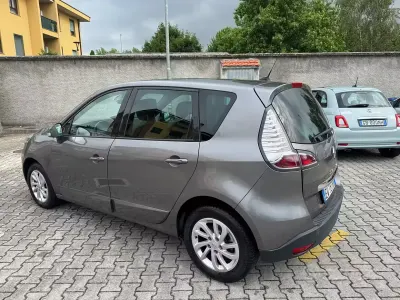 Usata Renault Scenic E-Tech 110 CV (80 kW) 2014 Grigio Monovolume