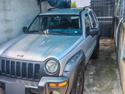 Usata Jeep Cherokee Limited 150 CV (110 kW) 2004 Grigio SUV