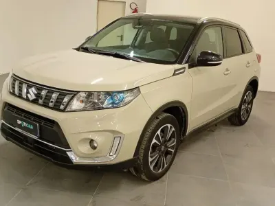 Usata Suzuki Vitara 140 CV (102 kW) 2018 Beige SUV