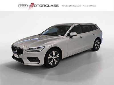 Usata Volvo V60 Business Edition 197 CV (144 kW) 2021 Grigio metallizzato chiaro Station wagon