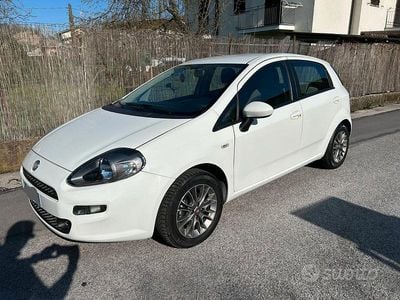 Usata Fiat Punto 77 CV (56 kW) 2012 Bianco Berlina