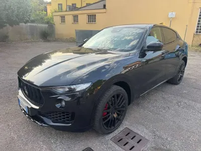 Usata Maserati Levante 275 CV (202 kW) 2018 Nero SUV