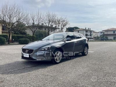 Usata Volvo V40 Kinetic 120 CV (88 kW) 2016 Grigio Utilitaria