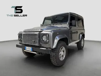 Usado Land Rover Defender SE 122 CV (89 kW) 2010 Gris Familiar