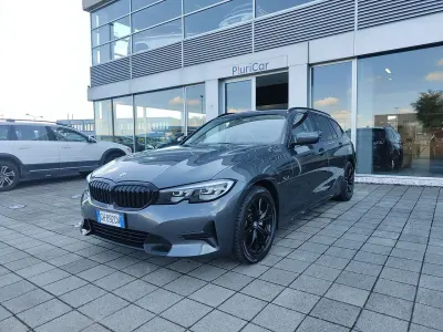Usata BMW 320e Sport Line 204 CV (150 kW) 2021 Grigio Station wagon
