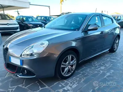 Usata Alfa Romeo Giulietta Distinctive 105 CV (77 kW) 2014 Grigio Utilitaria