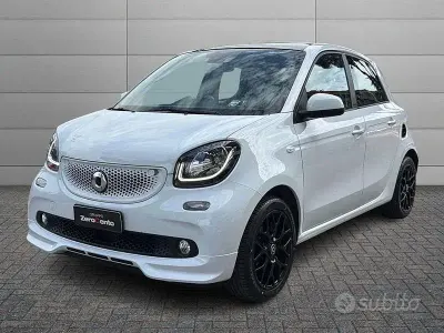 Usata Smart ForFour Superpassion 90 CV (66 kW) 2019 Bianco Utilitaria