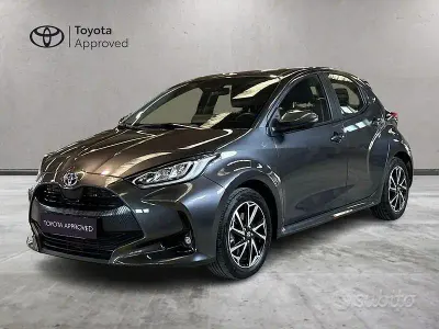 Usata Toyota Yaris Hybrid Trend 116 CV (85 kW) 2022 Grigio Berlina