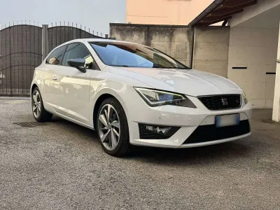 Usata Seat Leon FR 150 CV (110 kW) 2016 Bianco Coupé
