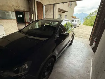 Käytetty VW Polo Comfortline 69 HP (50 kW) 2013 Musta Viistoperä