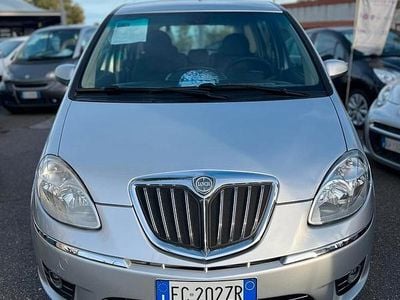 Usata Lancia Musa S 95 CV (69 kW) 2010 Grigio Monovolume