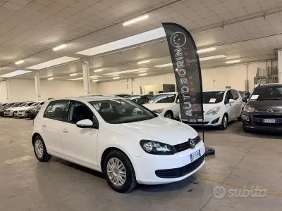 Usata VW Golf VI United 80 CV (58 kW) 2010 Bianco Utilitaria