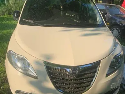 Usata Lancia Ypsilon 60 CV (44 kW) 2014 Utilitaria