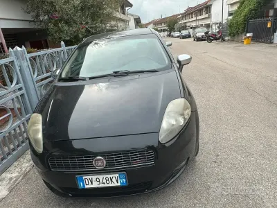 Gebraucht Fiat Punto 90 PS (66 kW) 2009 Schwarz Kleinwagen