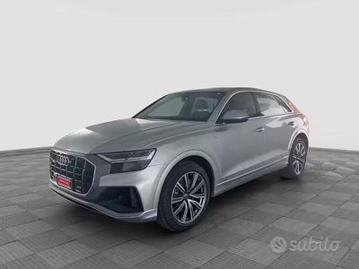 Usata Audi Q8 Sport 286 CV (210 kW) 2020 Argento SUV