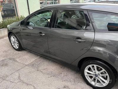 Usata Ford Focus S 120 CV (88 kW) 2018 Grigio Station wagon
