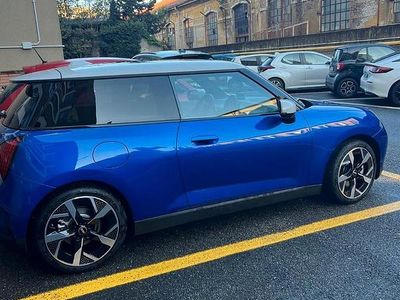 Begagnad Mini Cooper Coupé 64 kW (88 HK) 2024 Blå Sportkupé