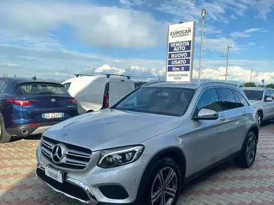 Usata Mercedes GLC250 204 CV (150 kW) 2019 Grigio Station wagon