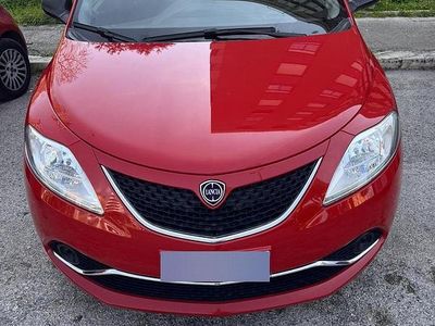 Usata Lancia Ypsilon 69 CV (50 kW) 2016 Rosso Utilitaria