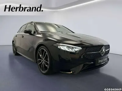 Usata Mercedes A200 AMG 163 CV (119 kW) 2025 Nero metallizzato Berlina
