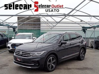 Usata VW Tiguan Elegance 150 CV (110 kW) 2023 Grigio urano SUV