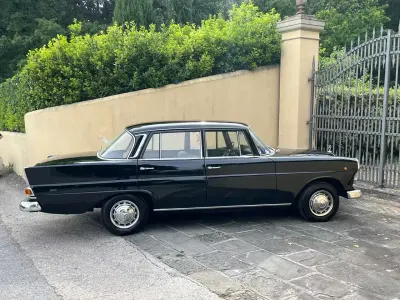 Usata Mercedes 230 118 CV (86 kW) 1967 Nero Berlina