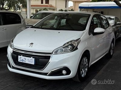 Usata Peugeot 208 Active 102 CV (75 kW) 2019 Bianco Utilitaria